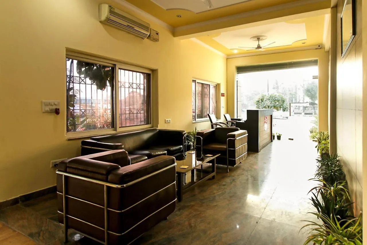 Hotel Oyo 8240 Maan Residency Gurgaon
