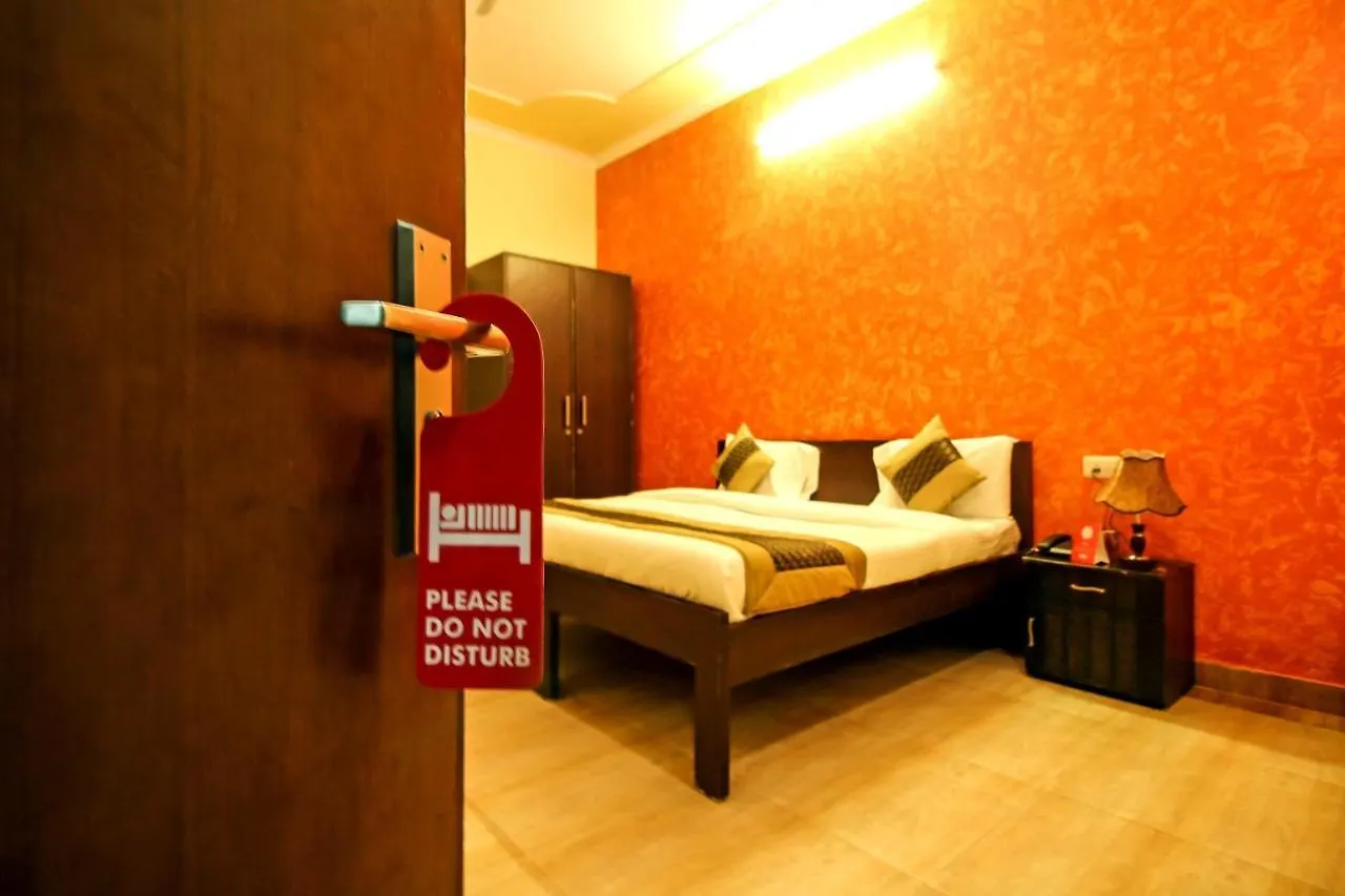 Hotel Oyo 8240 Maan Residency Gurgaon