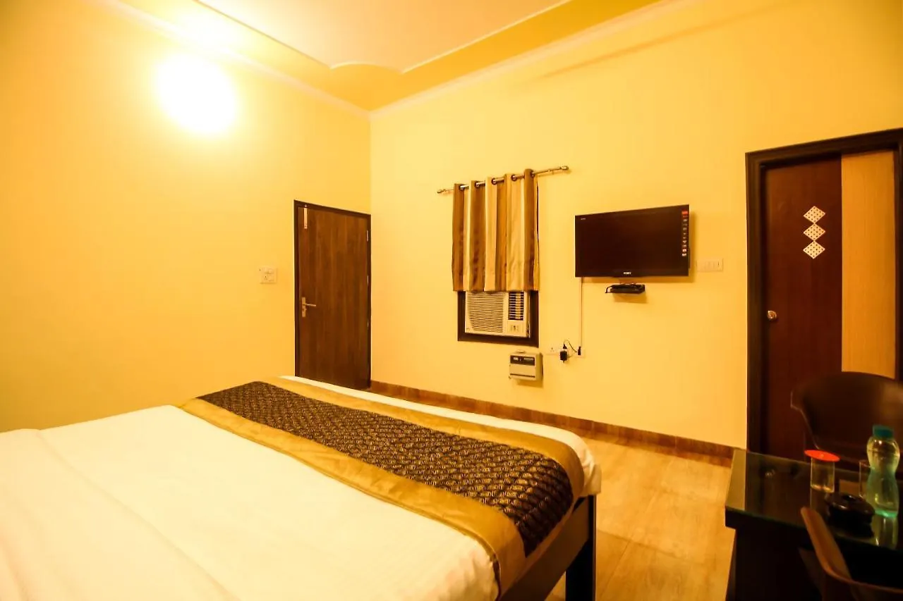 Oyo 8240 Maan Residency Ξενοδοχείο Γκουργκάον